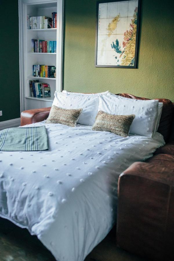 The Main Street Burrow - Your Perfect Hideaway St Boswells エクステリア 写真